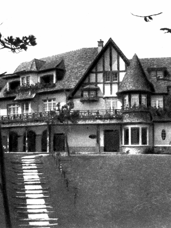 Villa Serraval - carte postale ancienne - (Cie des Arts Photomécaniques - coll. Patrick Darde)